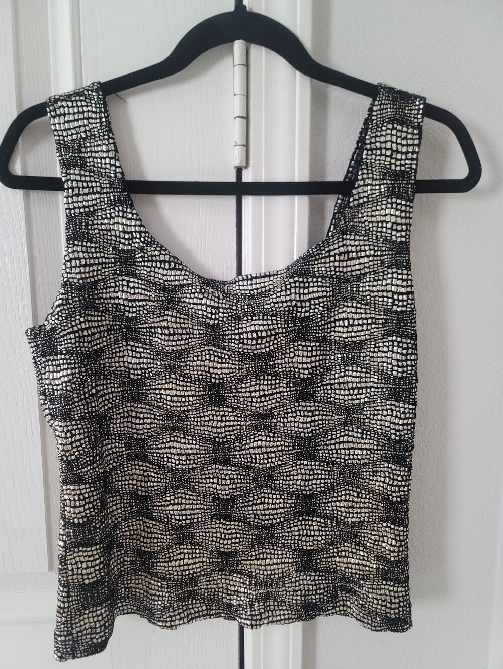 NICOLA Black and White Textured Sleeveless Tank